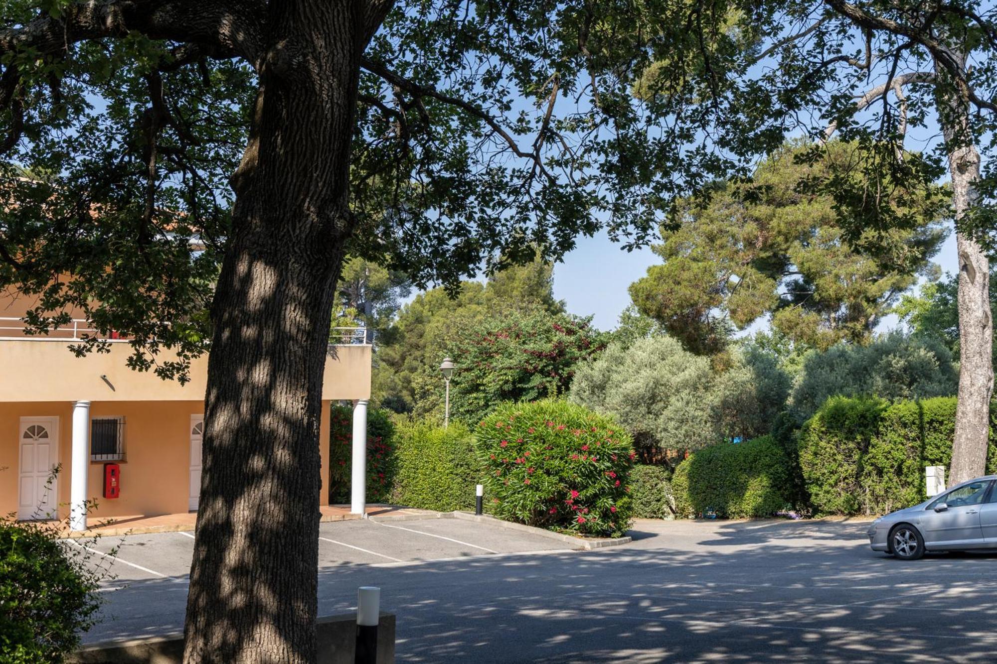The Originals City, Hotel Cote Sud, Marseille Est Allauch Exteriör bild